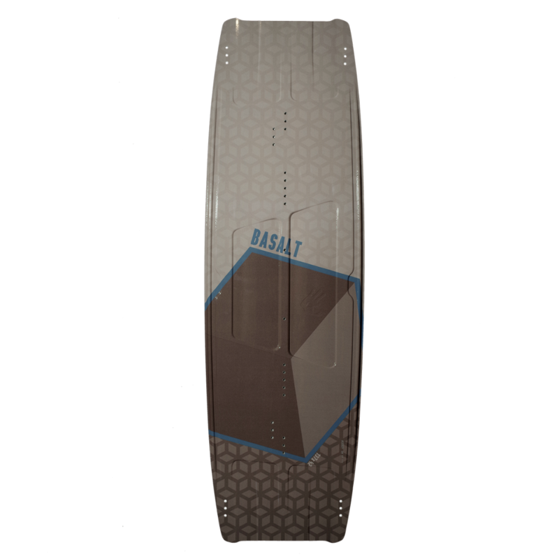 Woodboard Basalt, a Big Air Twintip Kiteboard for Kiteloop, Megaloop and Board Off Tricks.